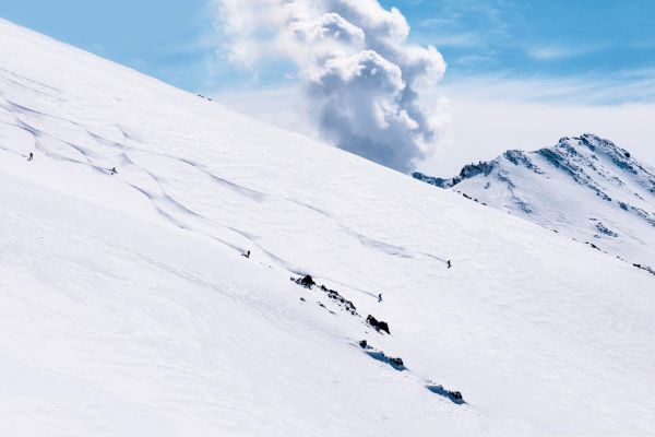 Премиальный хели-ски на Камчатке: 30 спусков с вертолета Eurocopter