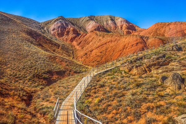 Экскурсия на гору Большое Богдо и озеро Баскунчак из Астрахани