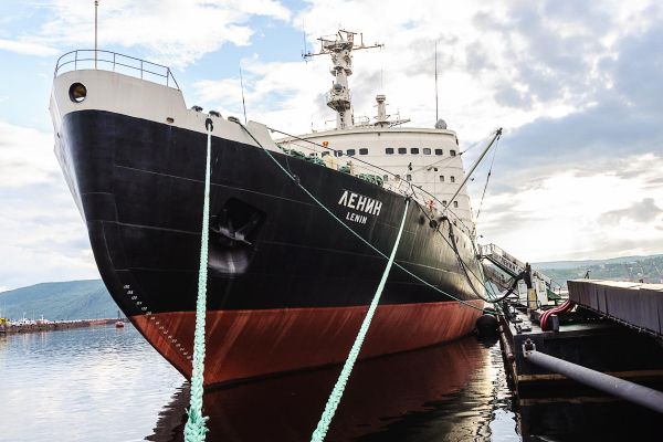 Тур в Мурманск и Териберку: киты, северное сияние, айс-флоатинг