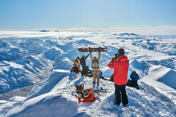 Премиальный хели-ски тур: катание с видом на вулканы Камчатки