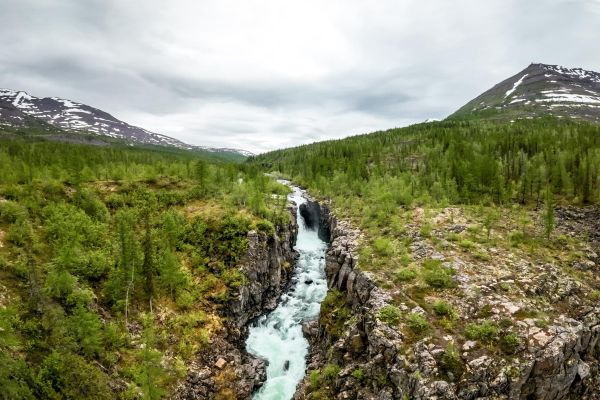 Экскурсия на вертолете на плато Путорана  из Норильска