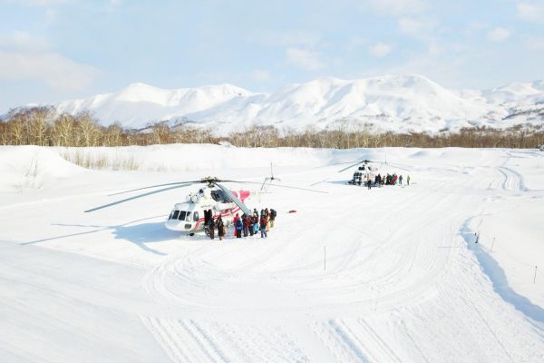Зимний тур на Камчатку: хели-ски и фрирайд на снегоходах