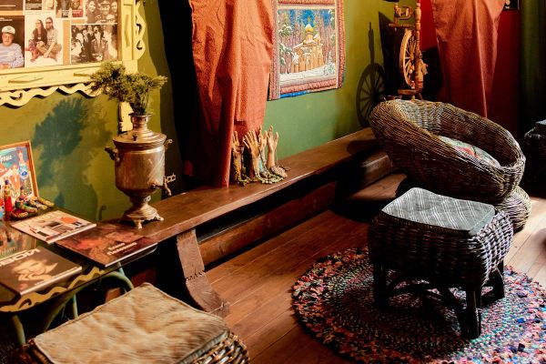 Экскурсия в музеи Вятского и мастер-класс по росписи игрушки