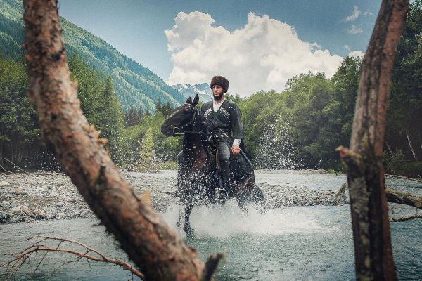 Конный тур в Архыз на 4 дня: прогулки верхом, водопады, горы