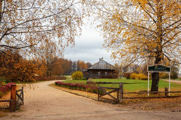 Тур в Псков на 2 дня: Михайловское, Изборск, Печоры