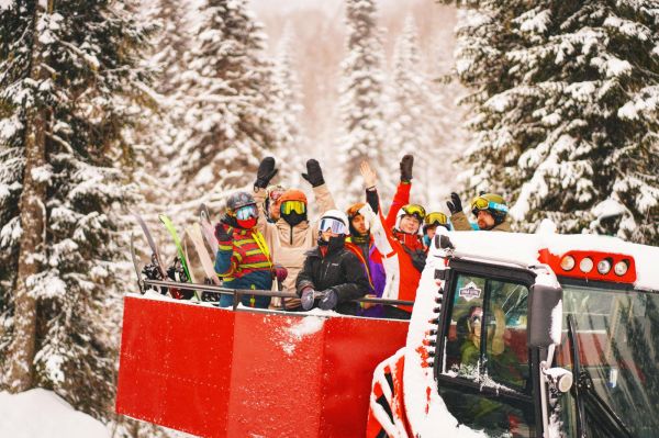 Фрирайд-тур полного дня в Шерегеше с заброской на ратраке
