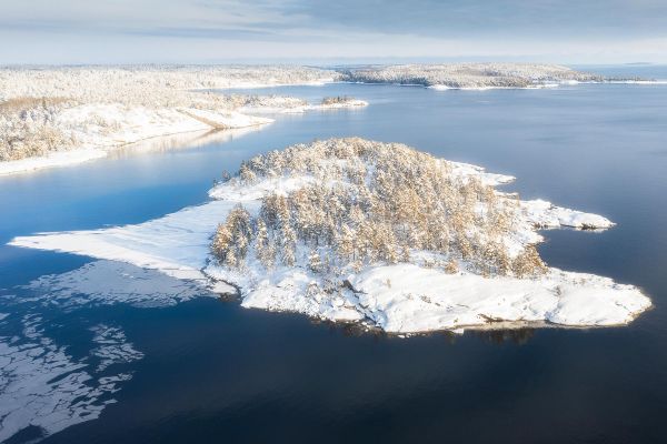 Зимний тур в Карелию на 5 дней: Рускеала, Кижи, Ладожские шхеры