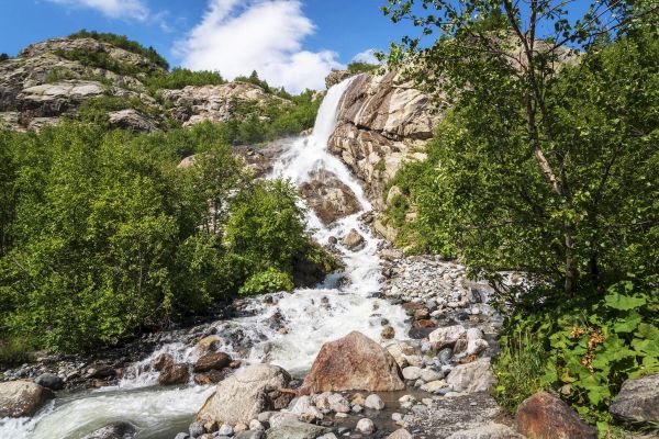 Экскурсия на Алибекский водопад в Домбае