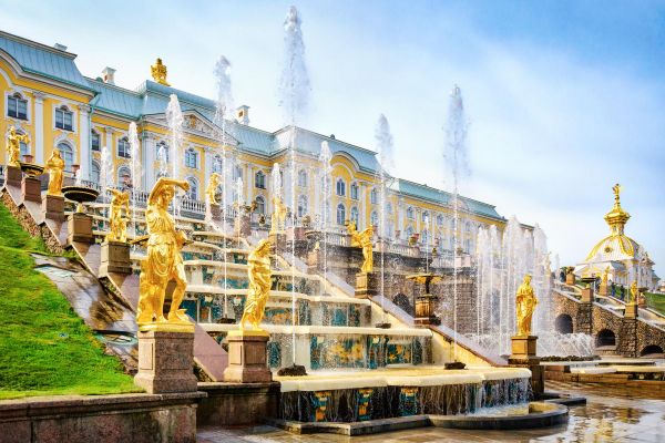 Какие замки есть в России?