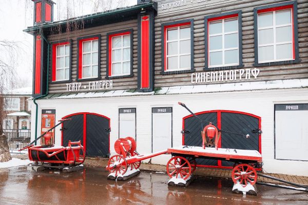 Экскурсия в село Вятское из Москвы с трансфером на вертолете