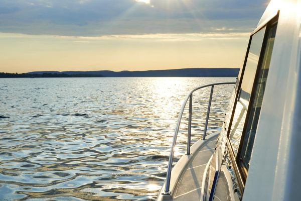 Экскурсии на яхте по Волге в Нижнем Новгороде