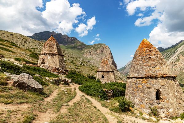 Все достопримечательности Приэльбрусья и Северной Осетии: тур на 10 дней