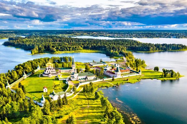 Экскурсия в Иверский монастырь в Валдае из Великого Новгорода