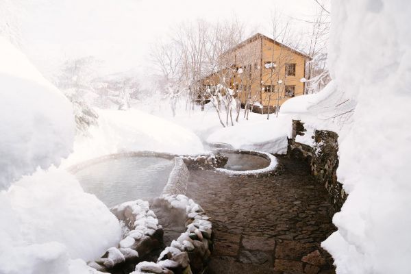 Зимний тур на Камчатку: хели-ски и фрирайд на снегоходах
