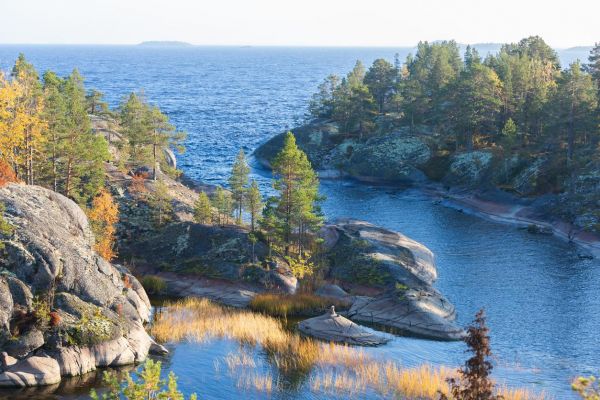 Рыбалка на катере на озерах Карелии