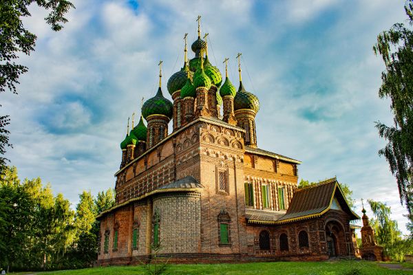 Экскурсия по храмам и монастырям Ярославля