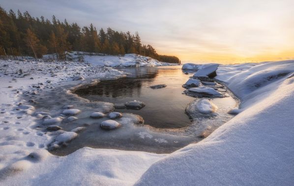 Подледная рыбалка на озерах Карелии