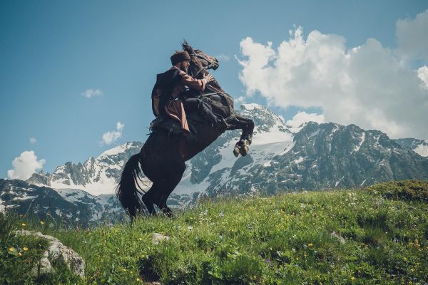 Верхом к горным озерам и водопадам: конный тур в Архыз на 7 дней