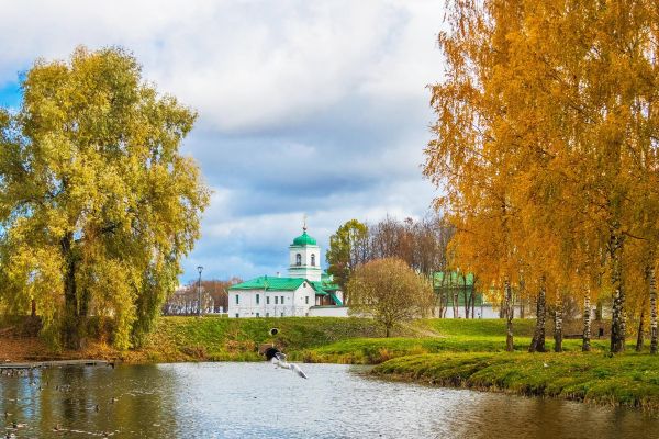 Осенний тур в Псков на 4 дня: Михайловское, Печоры, Изборск
