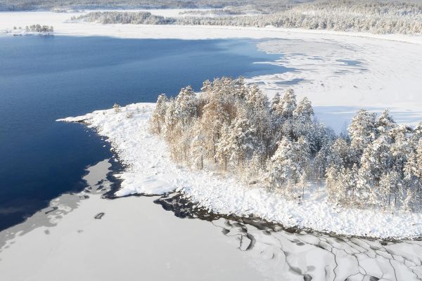 Зимняя рыбалка на Онежском озере с трансфером из Петрозаводска