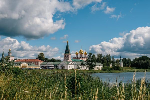 Экскурсия в Иверский монастырь в Валдае из Великого Новгорода